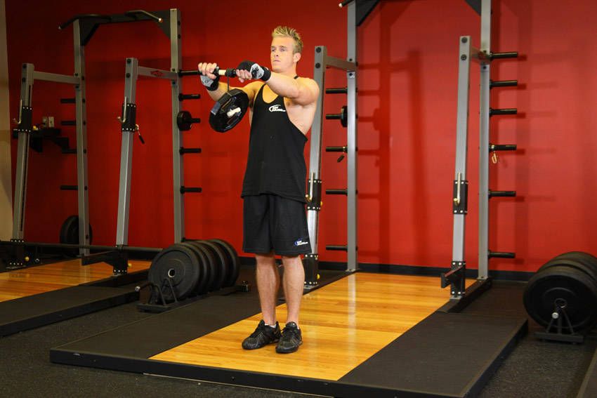 Cable Wrist Roller demonstration, start of the movement, targeting the forearms