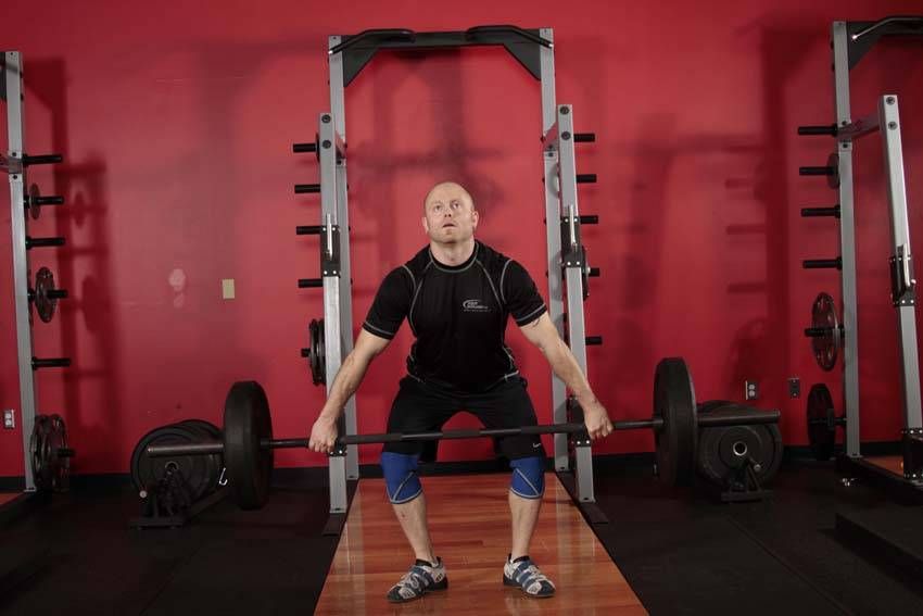Hang Snatch demonstration, start of the movement, targeting the quads