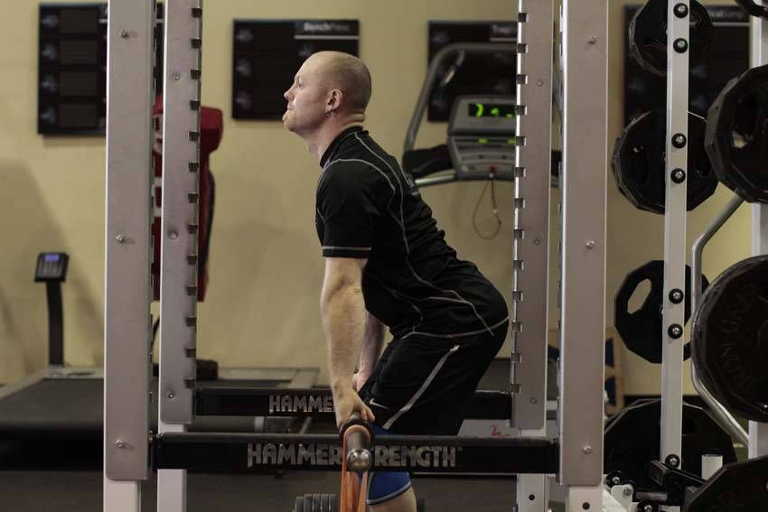 Rack Pull demonstration, start of the movement, targeting the back