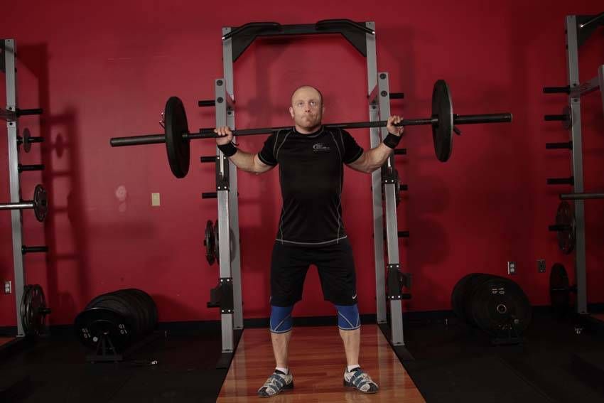 Snatch Balance demonstration, start of the movement, targeting the quads
